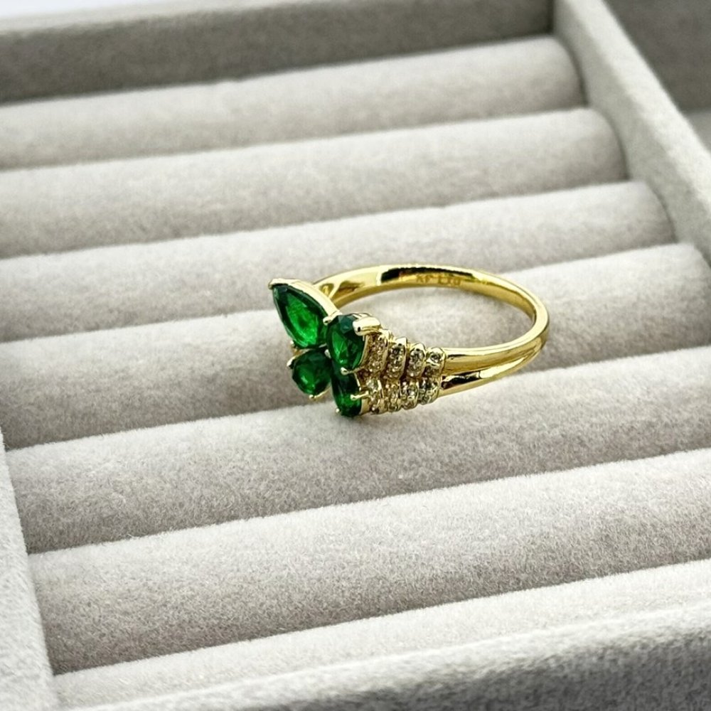 Inel placat aur 18k cristale Zirconia verzi Inel placat aur 18k cristale Zirconia verzi