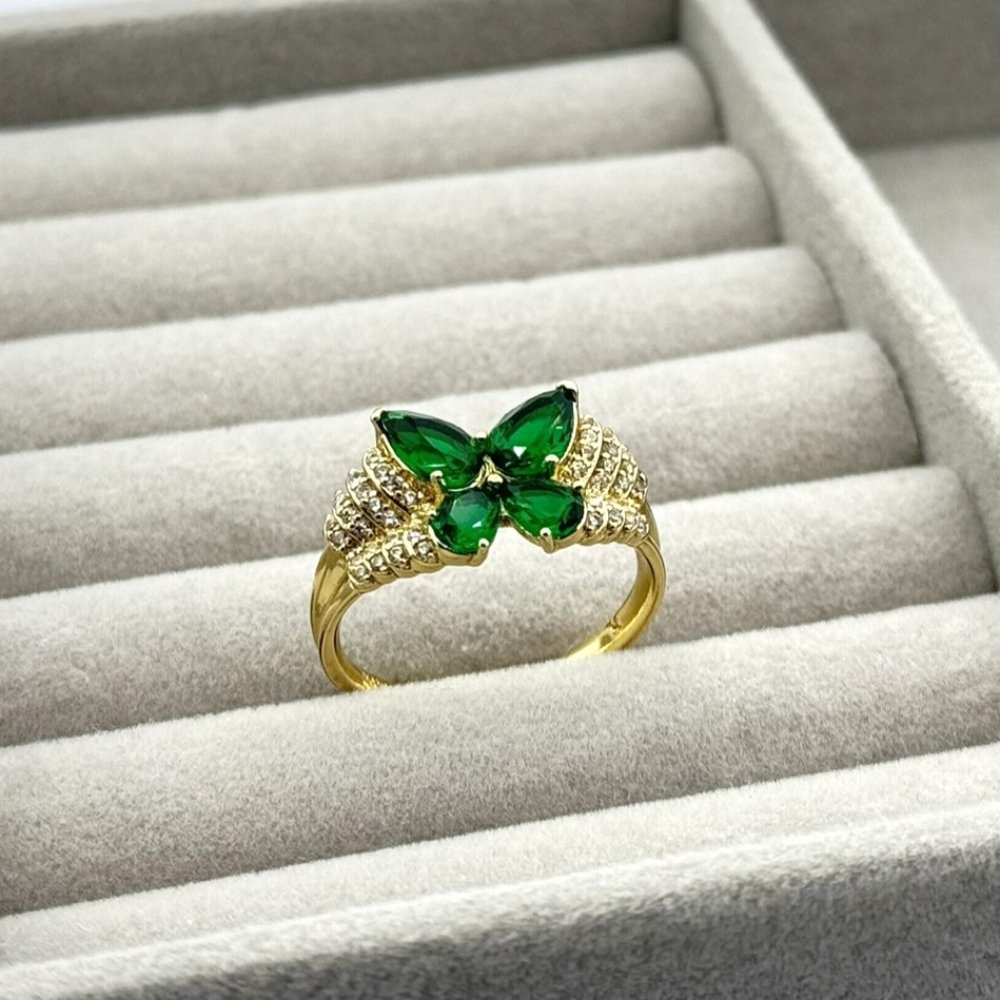 Inel placat aur 18k cristale Zirconia verzi Inel placat aur 18k cristale Zirconia verzi
