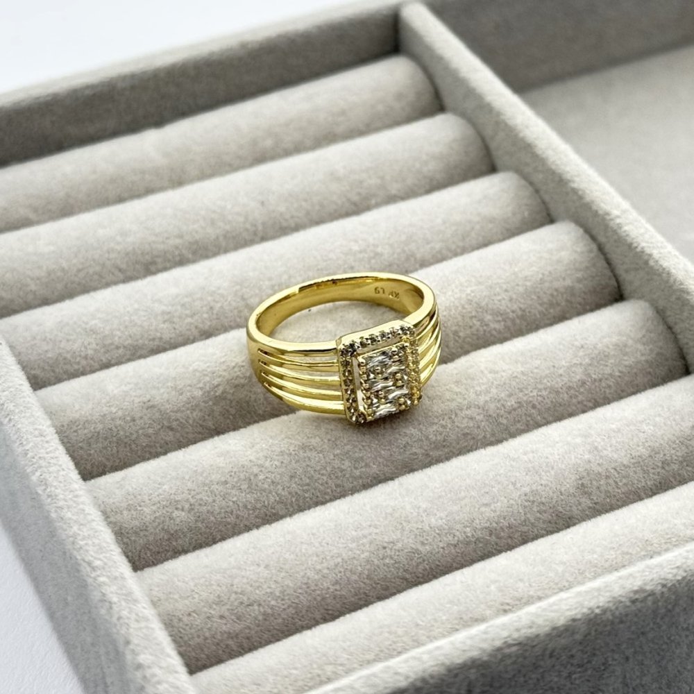 Inel placat aur galben 18k elegant Inel placat aur galben 18k elegant