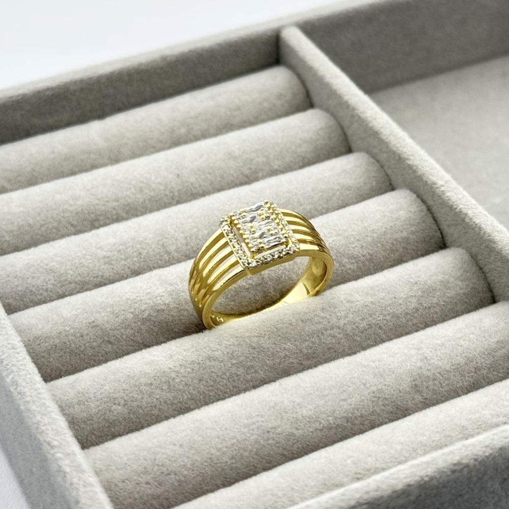 Inel placat aur galben 18k elegant Inel placat aur galben 18k elegant