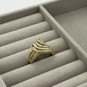 Inel placat aur galben 18k masiv Inel placat aur galben 18k masiv