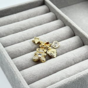 Pandantiv placat aur 18k charmuri Pandantiv placat aur 18k charmuri
