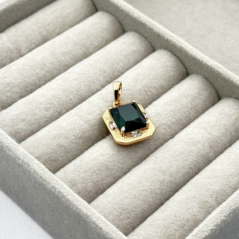 Pandantiv placat aur 18k cristal verde