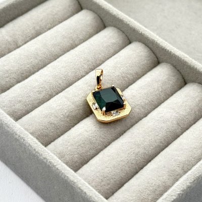 Pandantiv placat aur 18k cristal verde