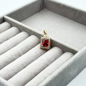 Pandantiv placat aur 18k cristal zirconia rosu Pandantiv placat aur 18k cristal zirconia rosu
