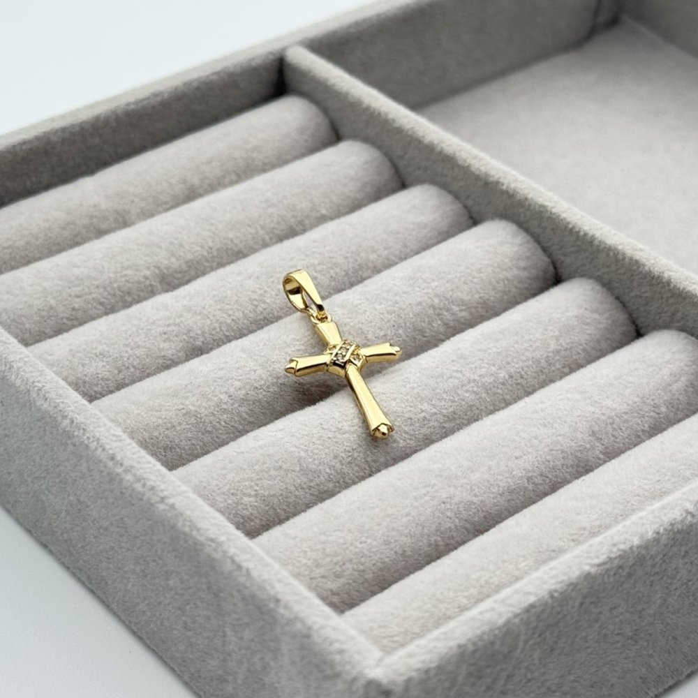 Pandantiv placat aur 18k cruciulita Pandantiv placat aur 18k cruciulita