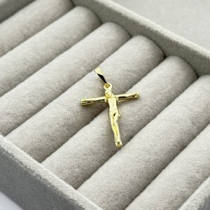 Pandantiv placat aur 18k cruciulita Pandantiv placat aur 18k cruciulita