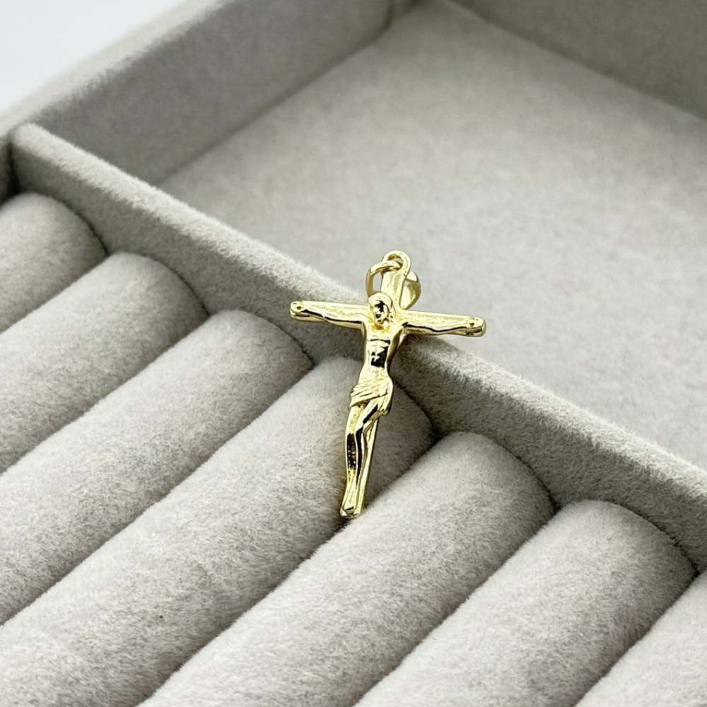 Pandantiv placat aur 18k cruciulita Pandantiv placat aur 18k cruciulita