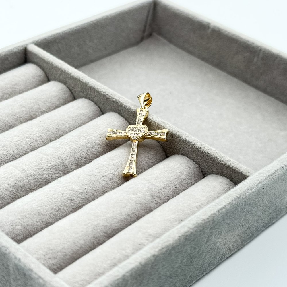 Pandantiv placat aur 18k cruciulita Pandantiv placat aur 18k cruciulita