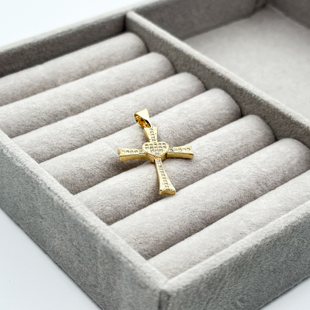 Pandantiv placat aur 18k cruciulita Pandantiv placat aur 18k cruciulita