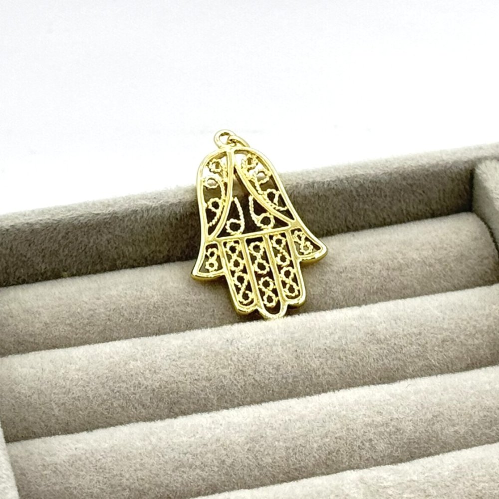 Pandantiv placat aur 18k Hamsa Pandantiv placat aur 18k Hamsa