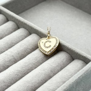 Pandantiv placat aur 18k initiala "C"