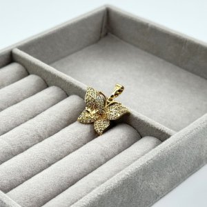 Pandantiv placat aur si cristale Zirconia fluture Pandantiv placat aur si cristale Zirconia fluture