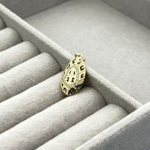 Pandantiv placat cu aur 18k Pandantiv placat cu aur 18k