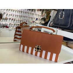 Poseta eleganta cu catarama Poseta eleganta cu catarama