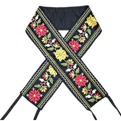 Brau traditional cu flori colorate