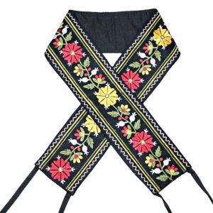 Brau traditional cu flori colorate