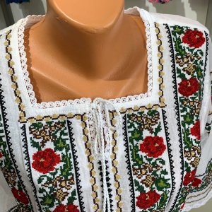 Ie traditionala bumbac cu flori Ie traditionala bumbac cu flori