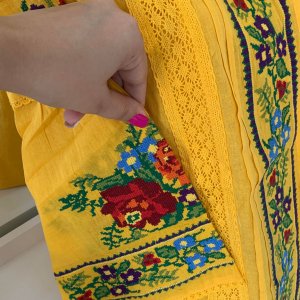 Ie traditionala bumbac cu flori mari