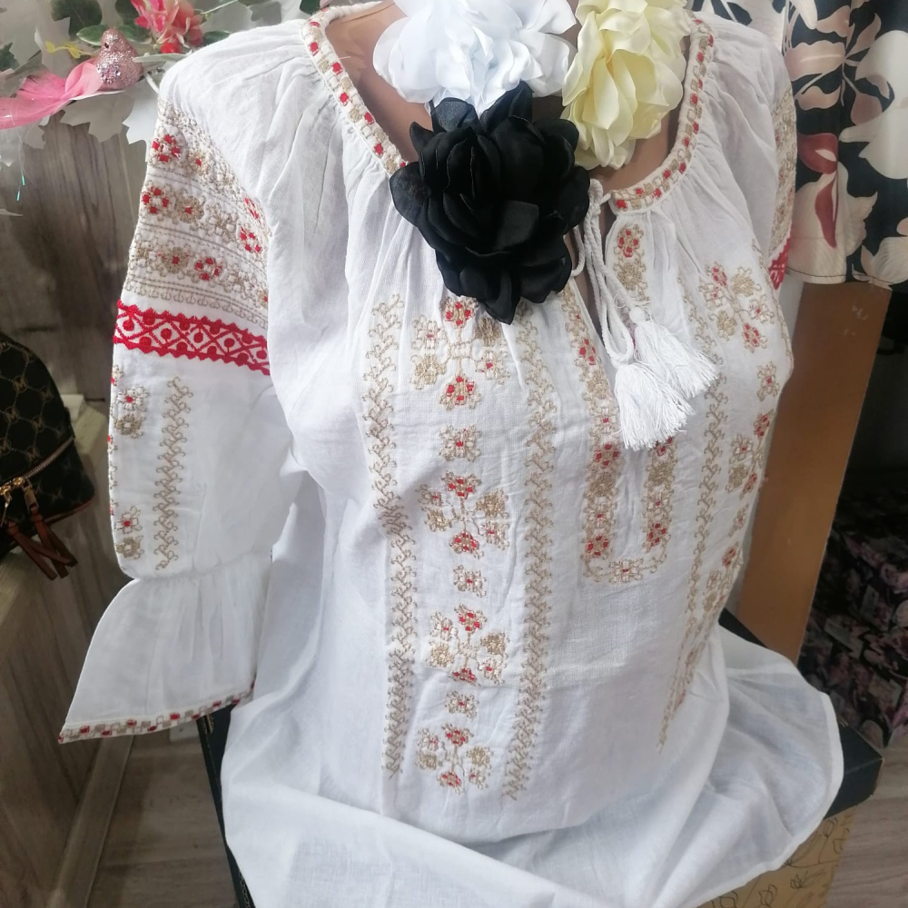 Ie traditionala bumbac dama