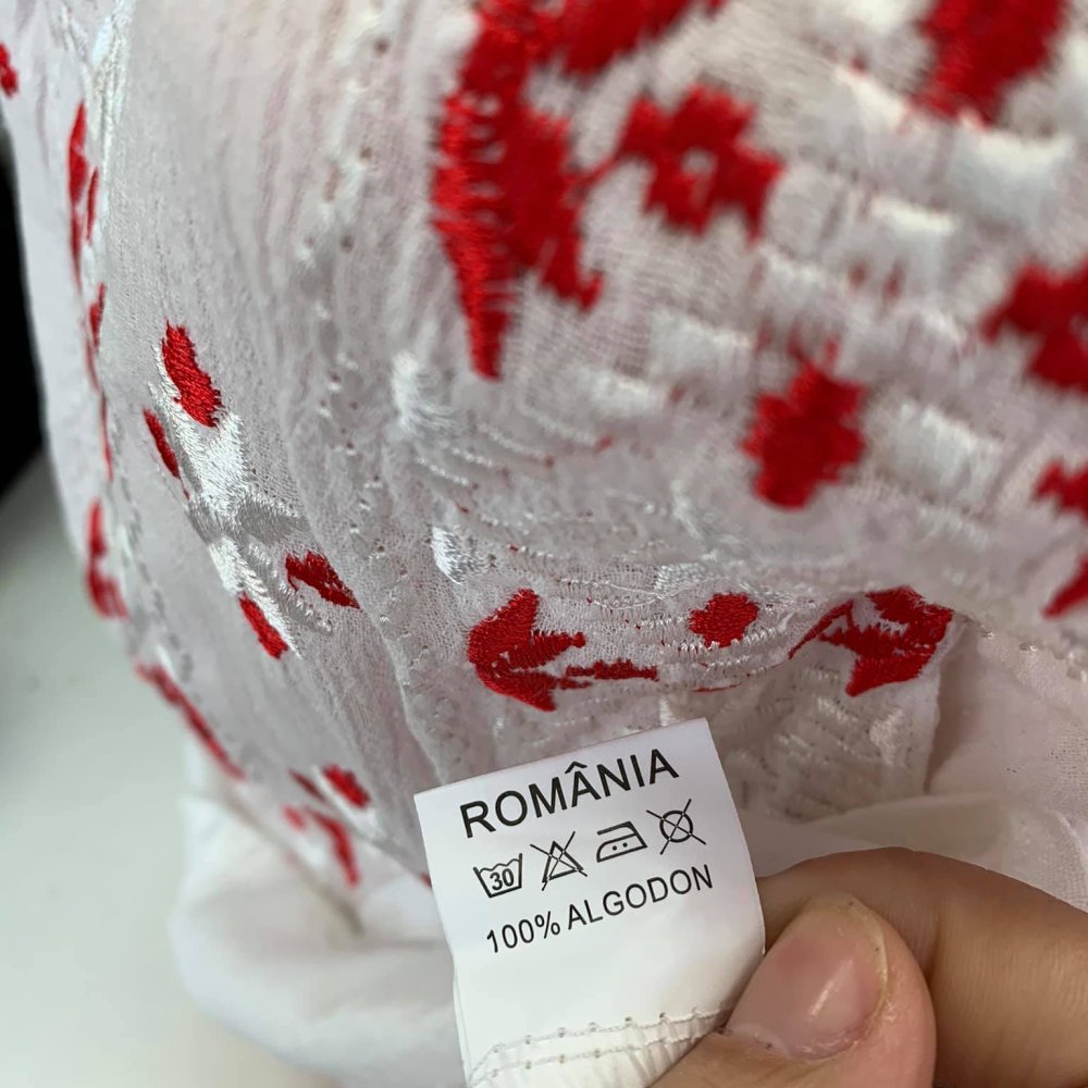 Ie traditionala panza topita Romania