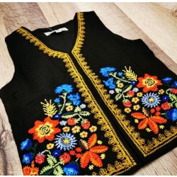 Vesta traditionala cu flori multicolore
