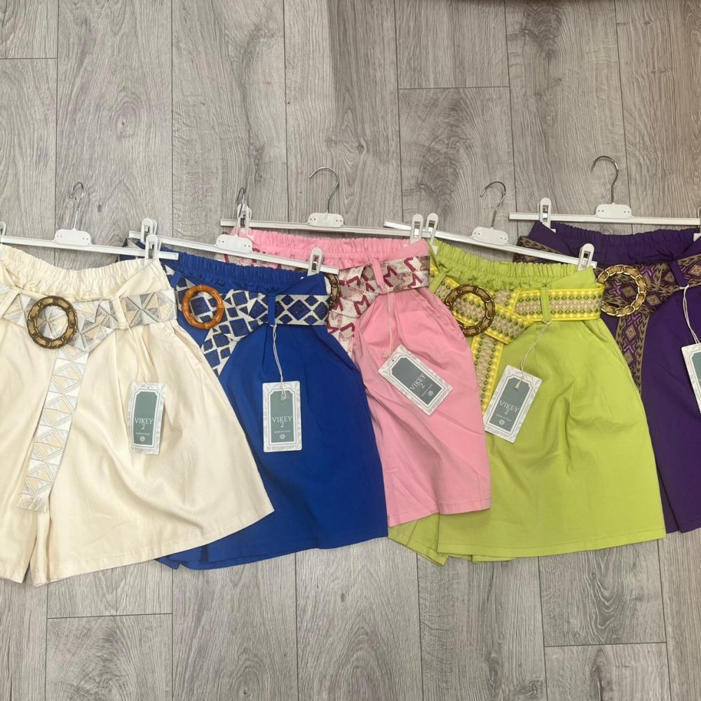 Pantaloni scurti colorati Pantaloni scurti colorati
