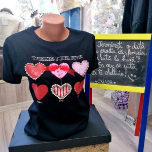 Tricou dama cu inimioare rosii si roz